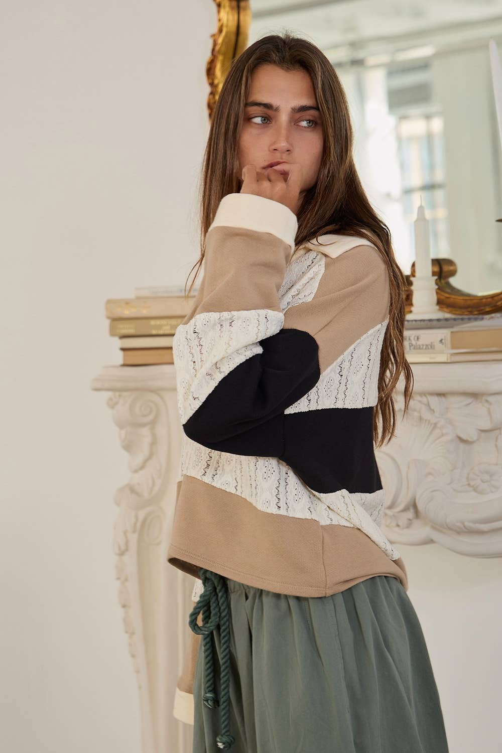 Color Block Stripe Spread Neck Collared Crop Top